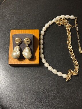 Gold-Tone Chain & Pearl Bead Necklace Gold tone & Faux Baroque Pearl Earrings